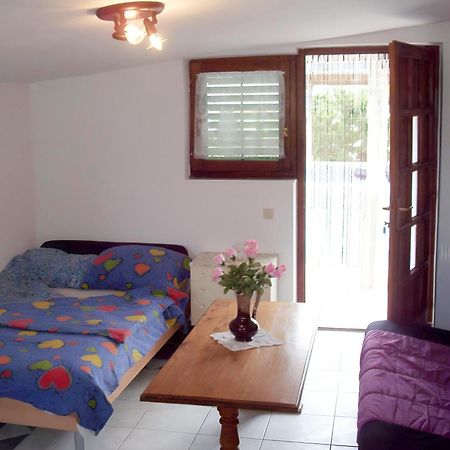Apartments Tuka Near The Beach Vir Ngoại thất bức ảnh